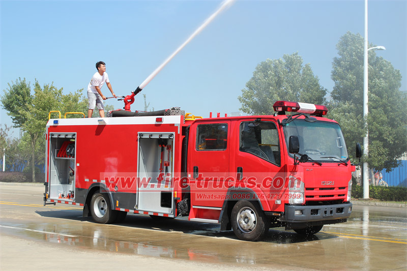 Isuzu water fire truck testing at factory Isuzu water fire truck testing at factory