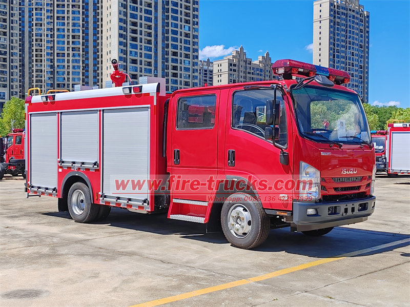 Isuzu 700P pumper fire truck Isuzu 700P pumper fire truck