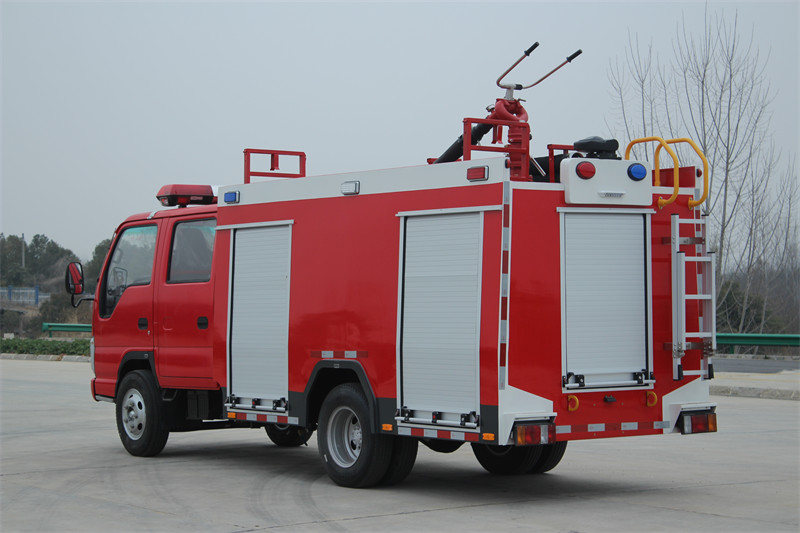 ISUZU 2500L tanker fire truck for sale ISUZU 2500L tanker fire truck for sale