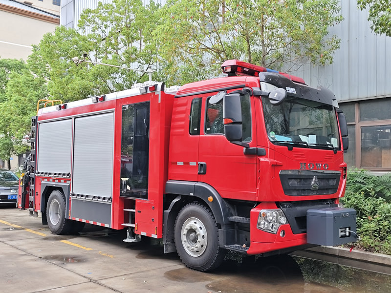 HOWO heavy resuce fire truck