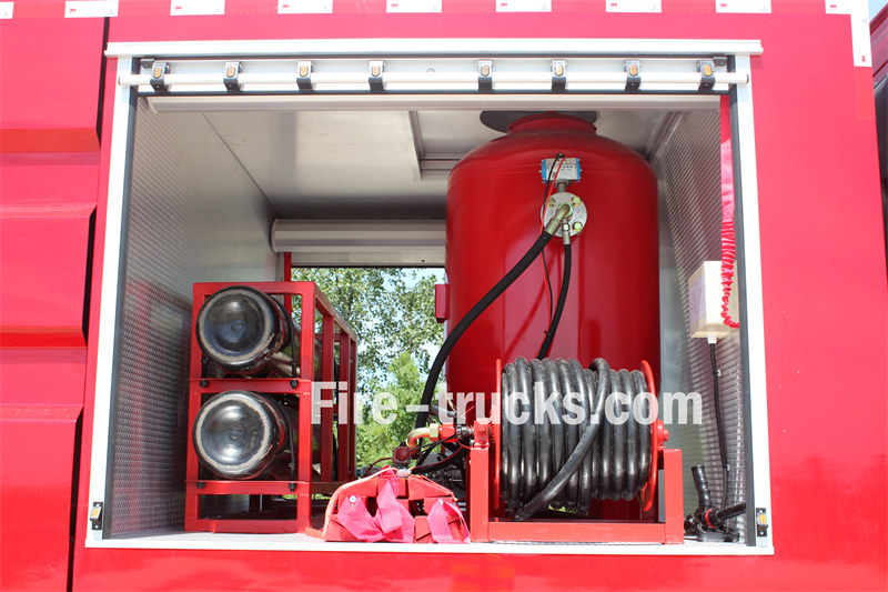 Dry powder assembly for convenient usage