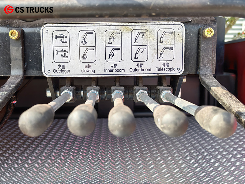 HOWO emergency rescue fire truck with HONDA generator